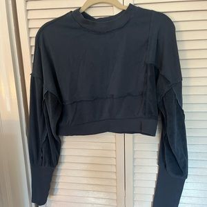Free People Movement Crop Crewneck Sweatshirt. Navy Blue Size Extra Small.
